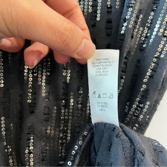 Maurice’s Metallic Detail Distressed Top Medium - Picture 4 of 6